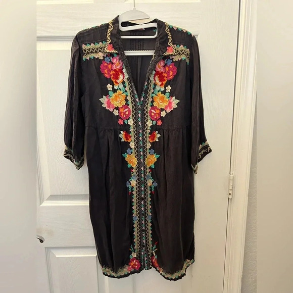 Johnny Was
Brisa Button-Front Shirtdress small - Picture 2 of 6